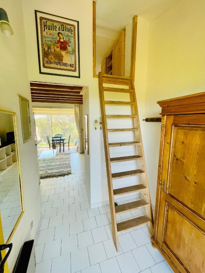 Bel Appartement Avec Mezzanine, Vue Mer Et Piscine 코골렝 외부 사진
